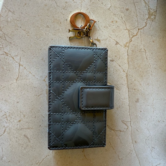 Lady Dior Jasmine Card Holder in Sky Blue Patent Cannage Calfskin - Picture 2 of 9